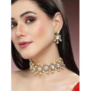 Karatcart Golden Pearl Studded Polki Kundan Choker Necklace Set for Women