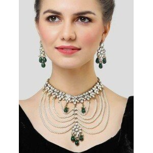 Karatcart Pearl Beaded and Green Tumble Kundan Choker Neckalce Set for Women