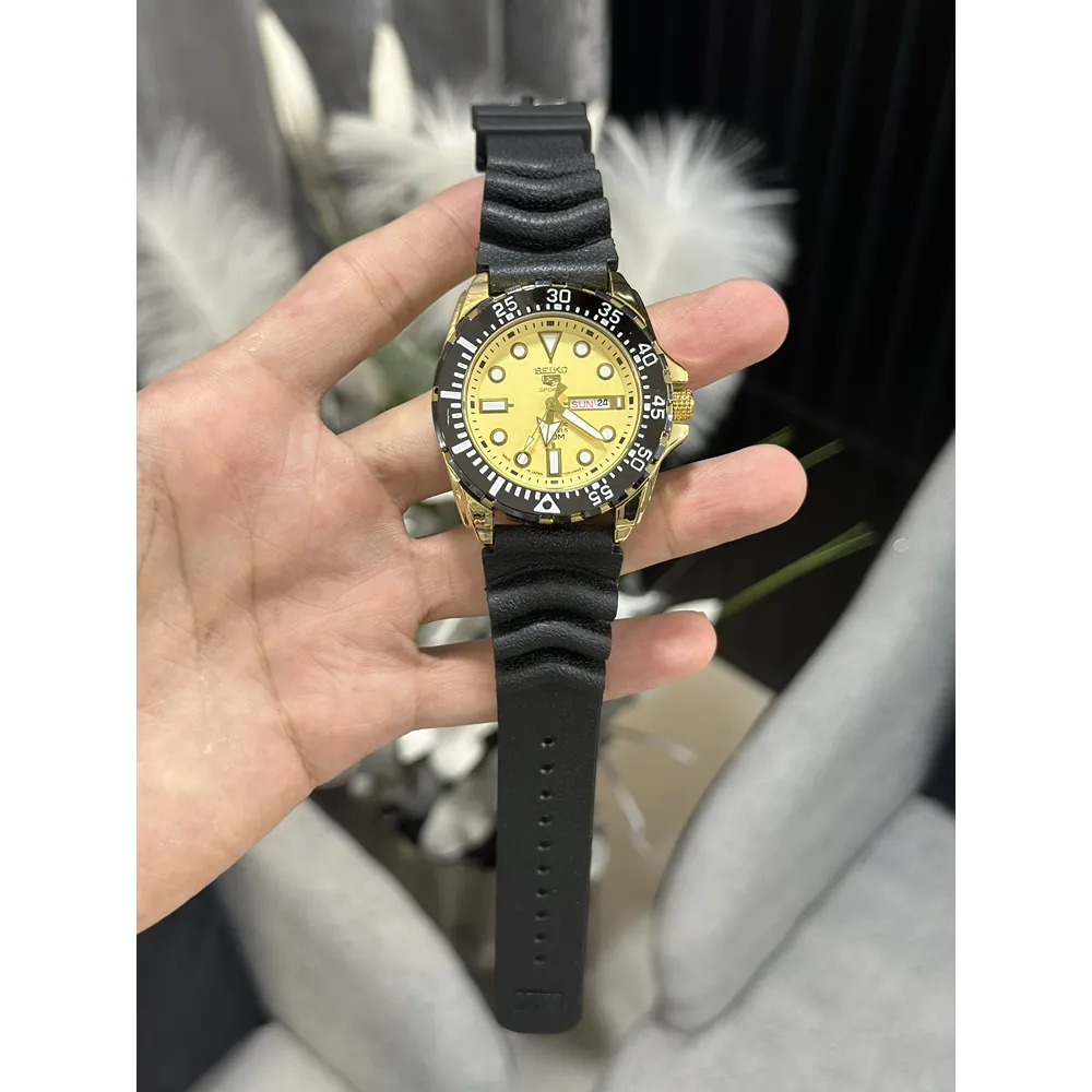Seiko-5-Sports-leather-black-yellow-1750-1.webp