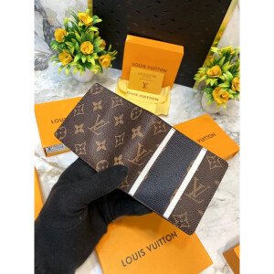 Stylish Louis Vuitton Wallet For Men (CT523)