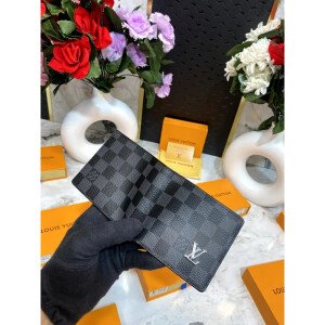 Stylish Louis Vuitton Wallet For Men (CT537)