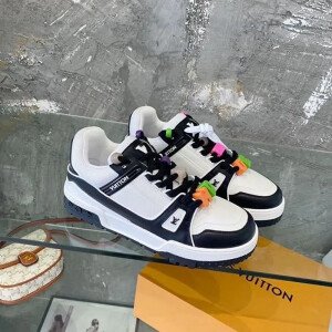 Stylish Louis Vuitton Trainer Maxi Black White Shoes For Men (TS843)